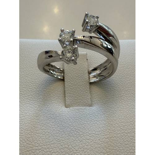 ANELLO TRILOGY DIAMANTI Taglio...