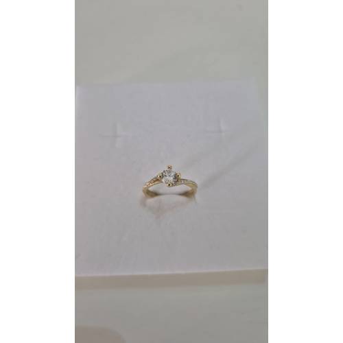 ANELLO SOLITARIO Con Zirconi Bianchi...