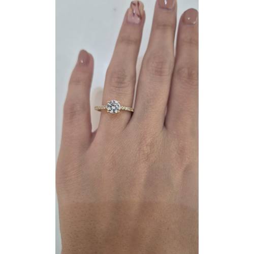 ANELLO SOLITARIO Con Zirconi Bianchi...