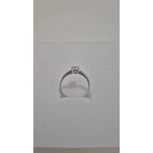 ANELLO Solitario ORO BIANCO 18 Karati...