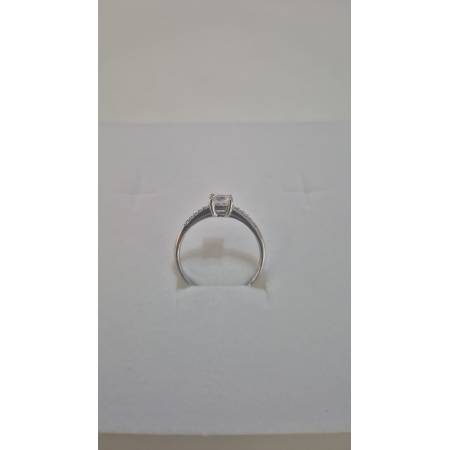 ANELLO Solitario ORO BIANCO 18 Karati 750% Con Zirconi Pietra Centrale Squadrata