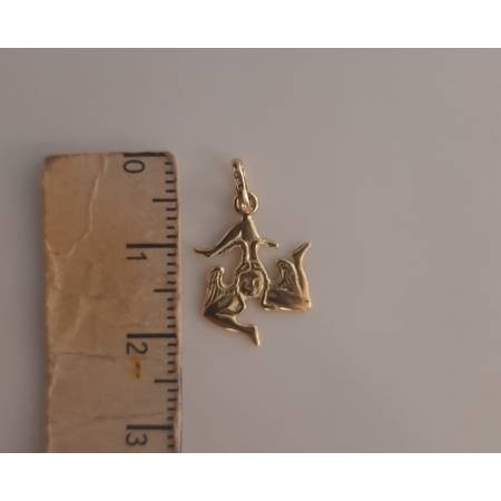 CIONDOLO PENDENTE TRINACRIA SICILIANA IN ORO GIALLO 18 KARATI 750% Made In Italy
