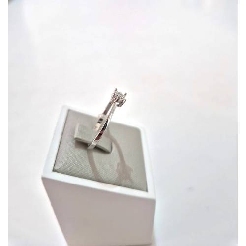 ANELLO SOLITARIO DIAMANTE Taglio...